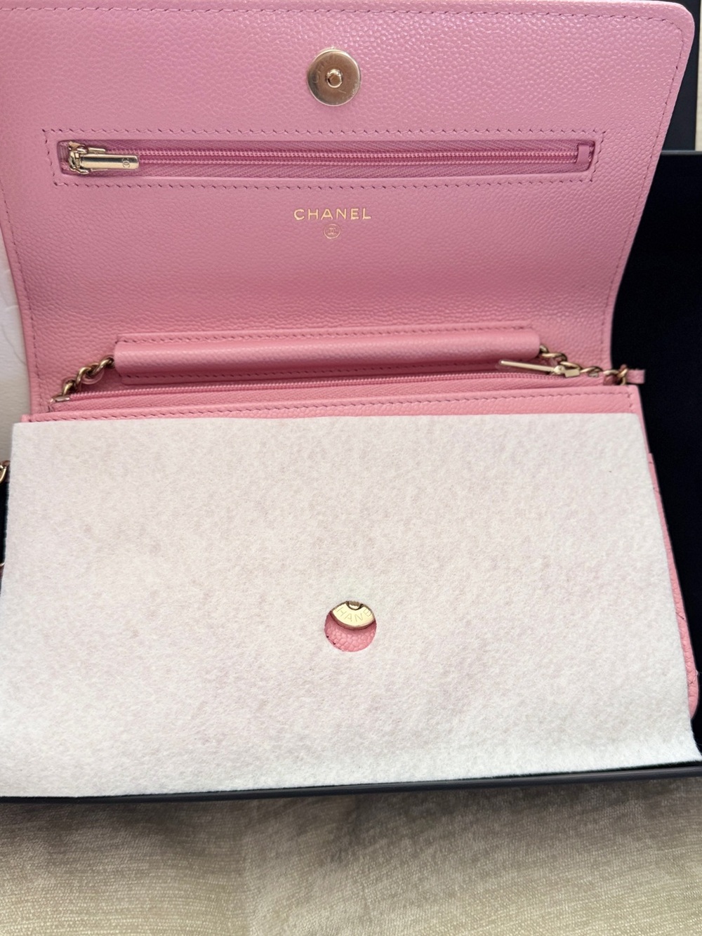 CHANEL Pink Quilted Caviar Leather Wallet Crossbody with Chain - Picture 2 of 10
